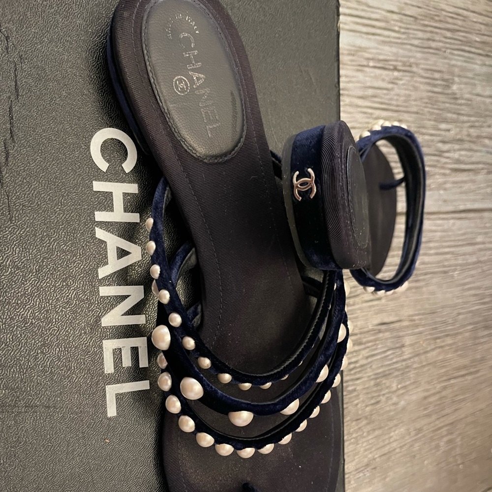 Chanel - Picture 2 of 5